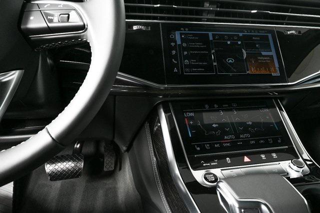 new 2025 Audi Q7 car, priced at $71,633