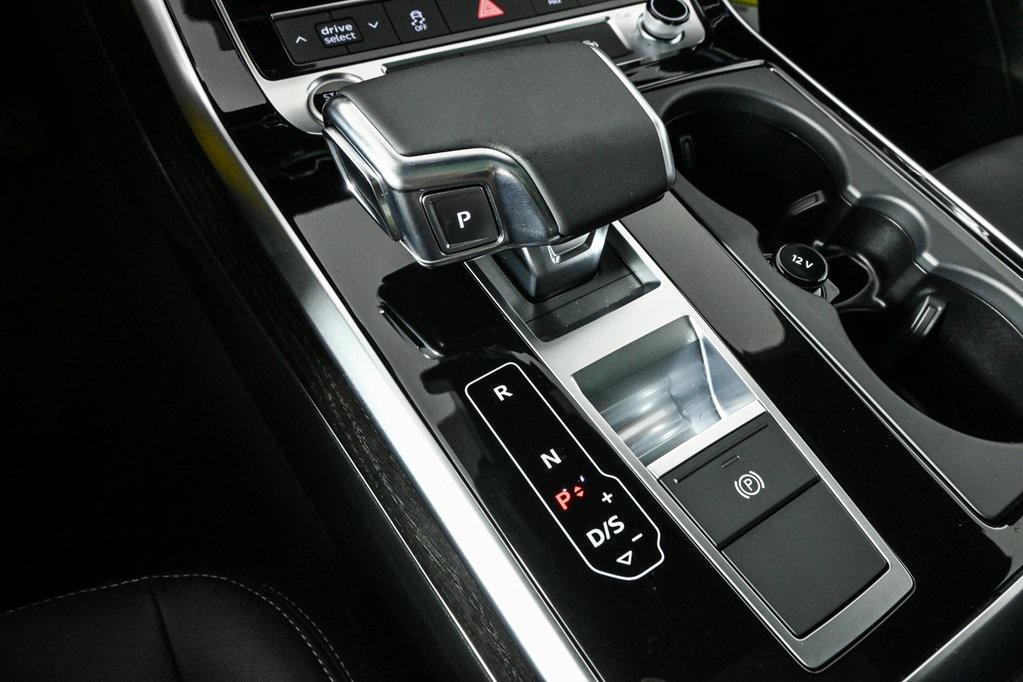 new 2025 Audi Q8 car, priced at $77,477