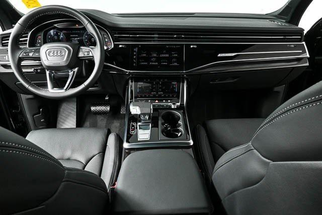 new 2025 Audi Q7 car, priced at $81,795