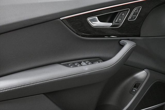 new 2025 Audi Q7 car, priced at $74,950