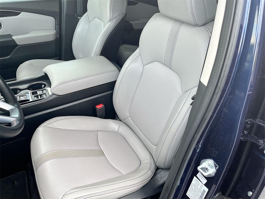 used 2023 Honda Pilot car, priced at $33,900