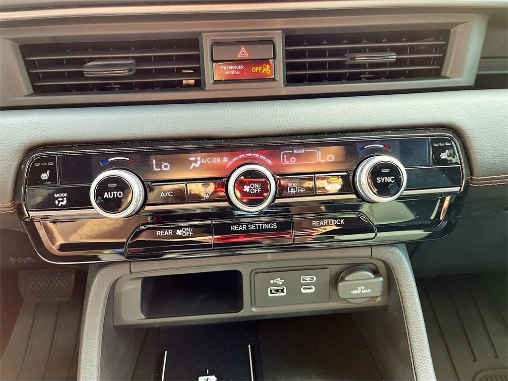 used 2025 Honda Pilot car, priced at $40,500