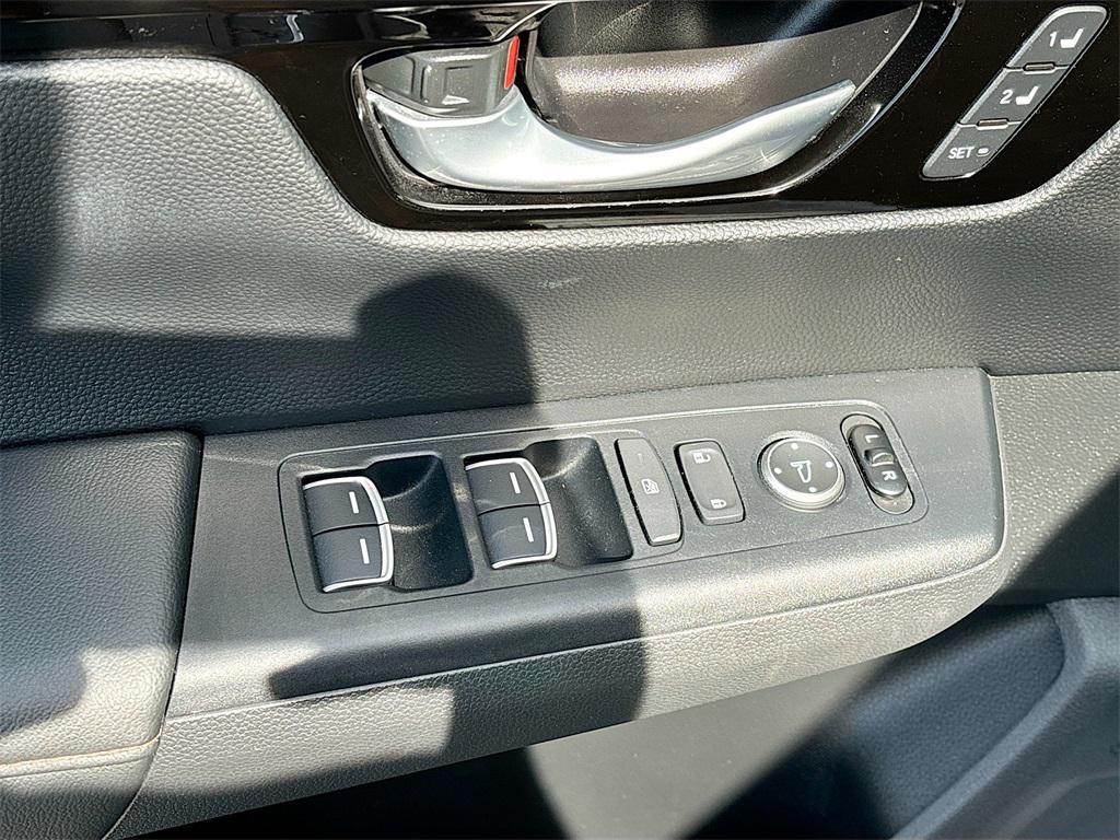 used 2023 Honda CR-V Hybrid car, priced at $30,800