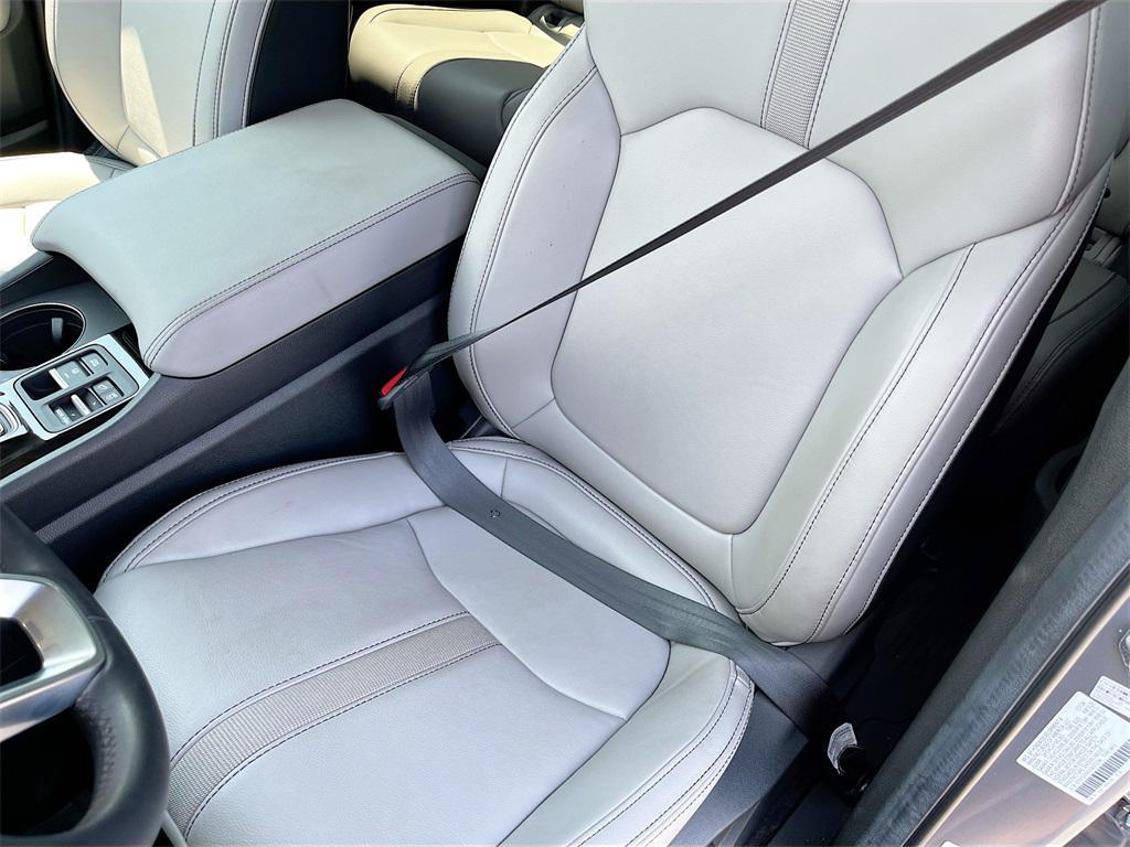 used 2025 Honda Pilot car, priced at $37,000