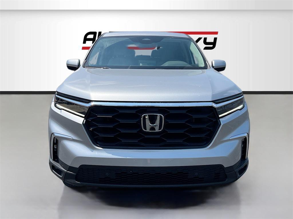 used 2025 Honda Pilot car, priced at $37,000