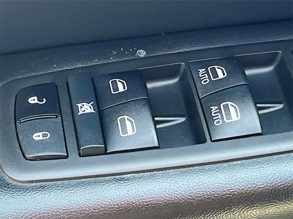 used 2021 Jeep Grand Cherokee car, priced at $21,500