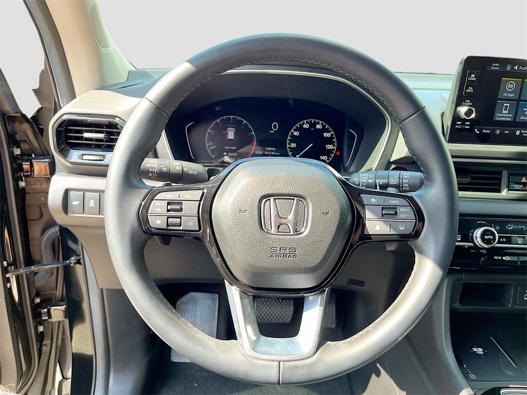 used 2025 Honda Pilot car, priced at $37,300