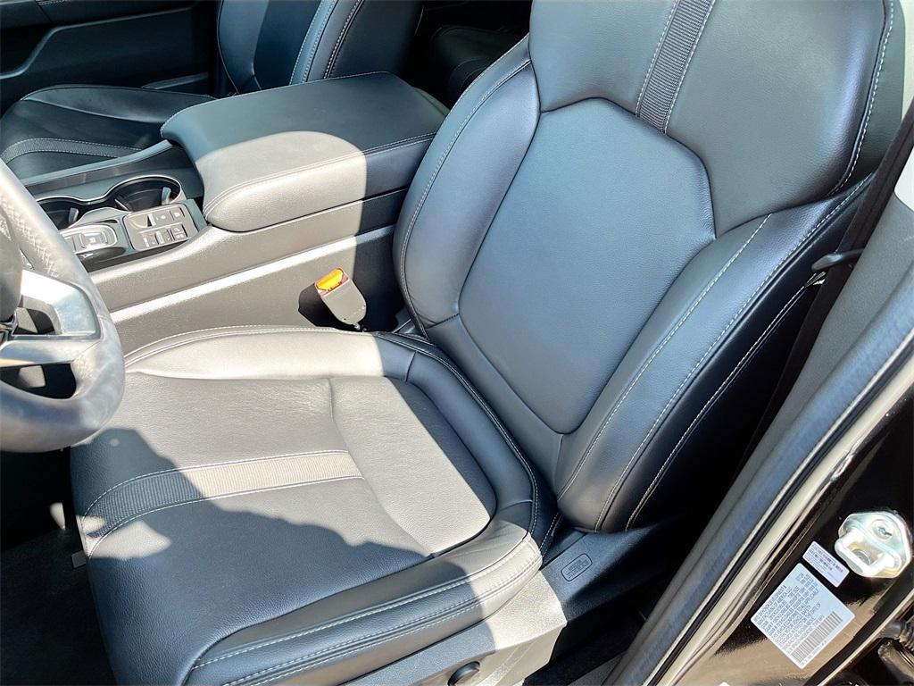 used 2025 Honda Pilot car, priced at $37,300