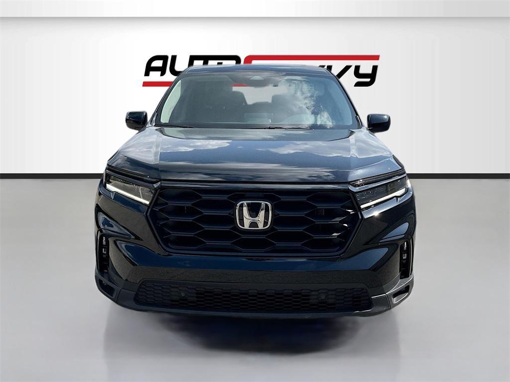 used 2025 Honda Pilot car, priced at $37,300