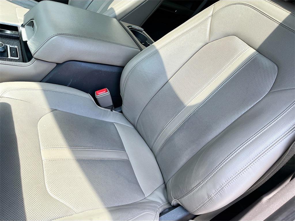 used 2019 Ford Expedition car, priced at $29,600