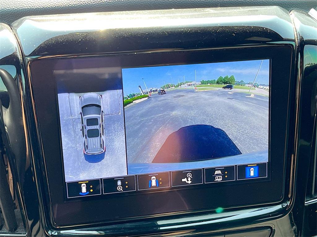 used 2022 Chevrolet Traverse car, priced at $30,000