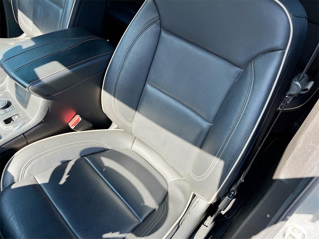 used 2022 Chevrolet Traverse car, priced at $30,000