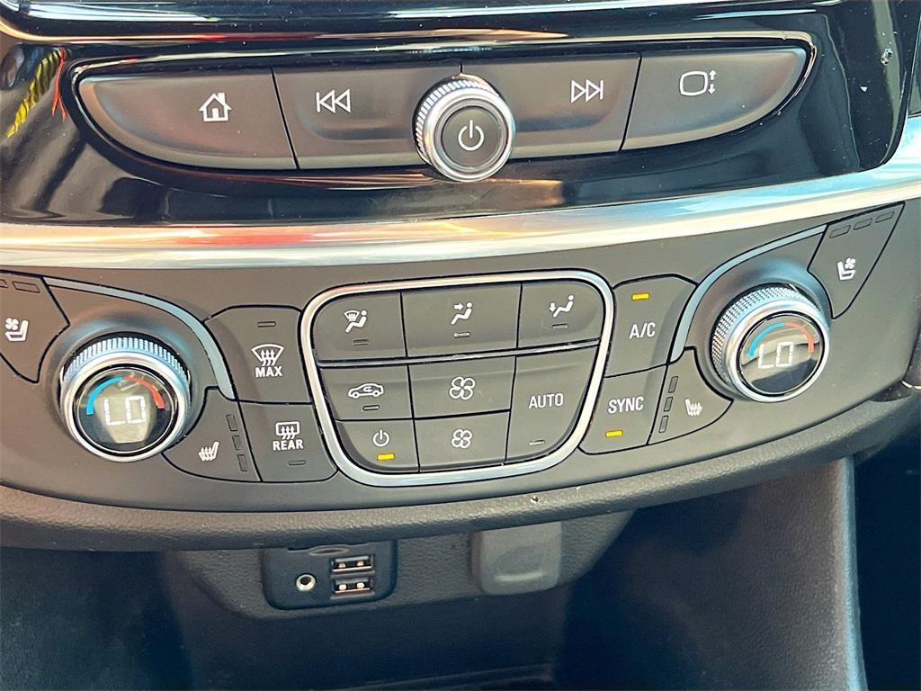 used 2022 Chevrolet Traverse car, priced at $30,000