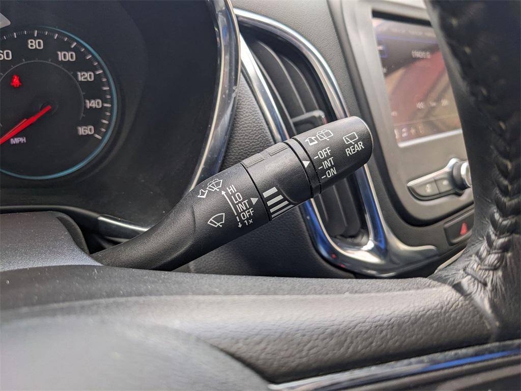 used 2021 Chevrolet Equinox car, priced at $15,000