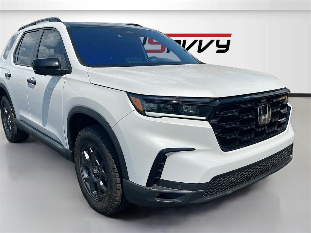 used 2025 Honda Pilot car, priced at $40,000