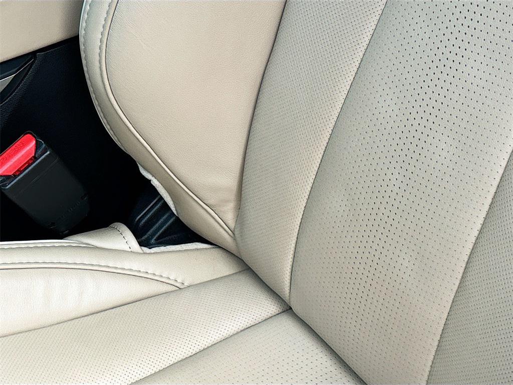 used 2023 Acura MDX car, priced at $38,000