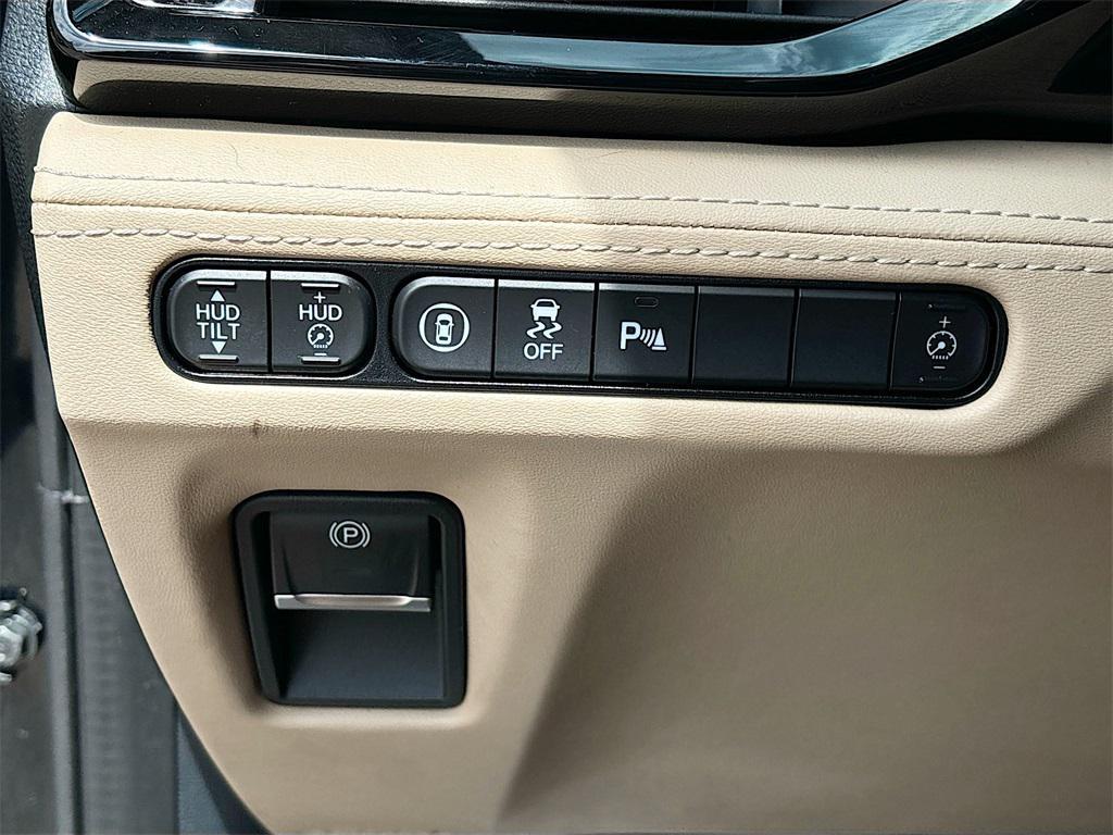 used 2023 Acura MDX car, priced at $38,000
