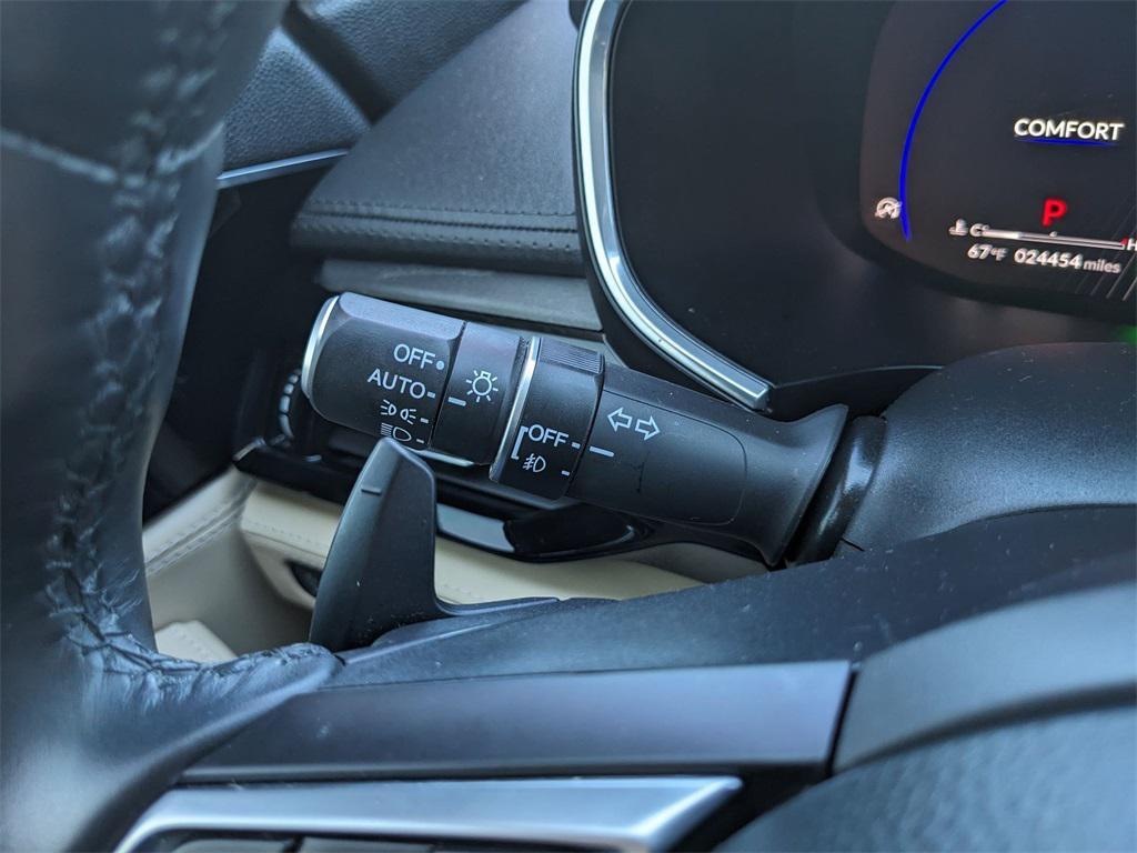 used 2023 Acura MDX car, priced at $38,400