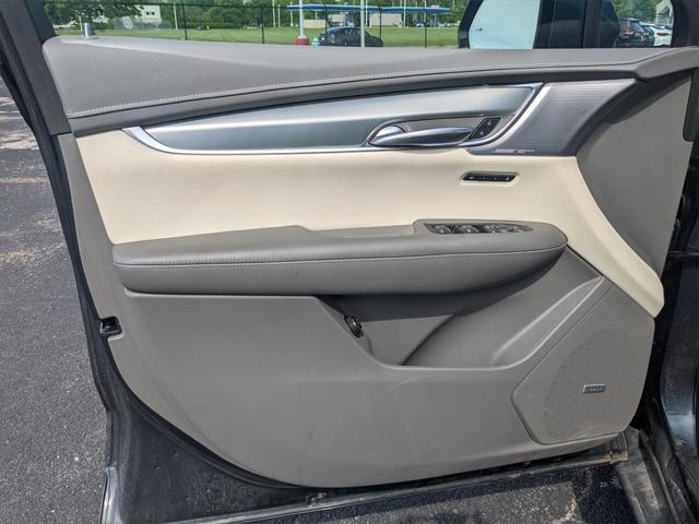 used 2021 Cadillac XT5 car, priced at $28,000