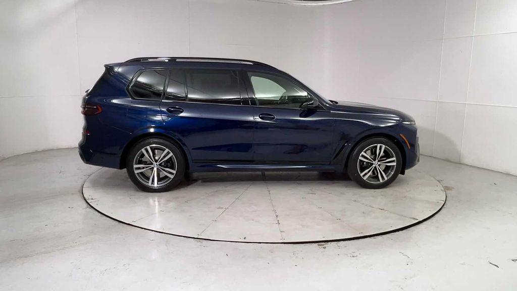 new 2026 BMW X7 car, priced at $117,081