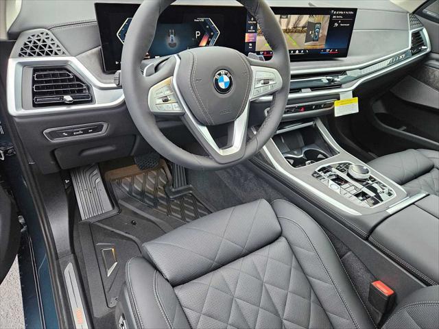 new 2025 BMW X7 car, priced at $90,235