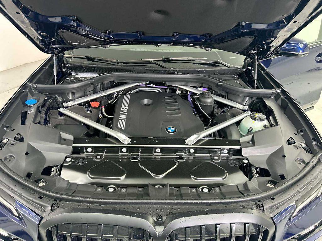 new 2026 BMW X7 car, priced at $100,675