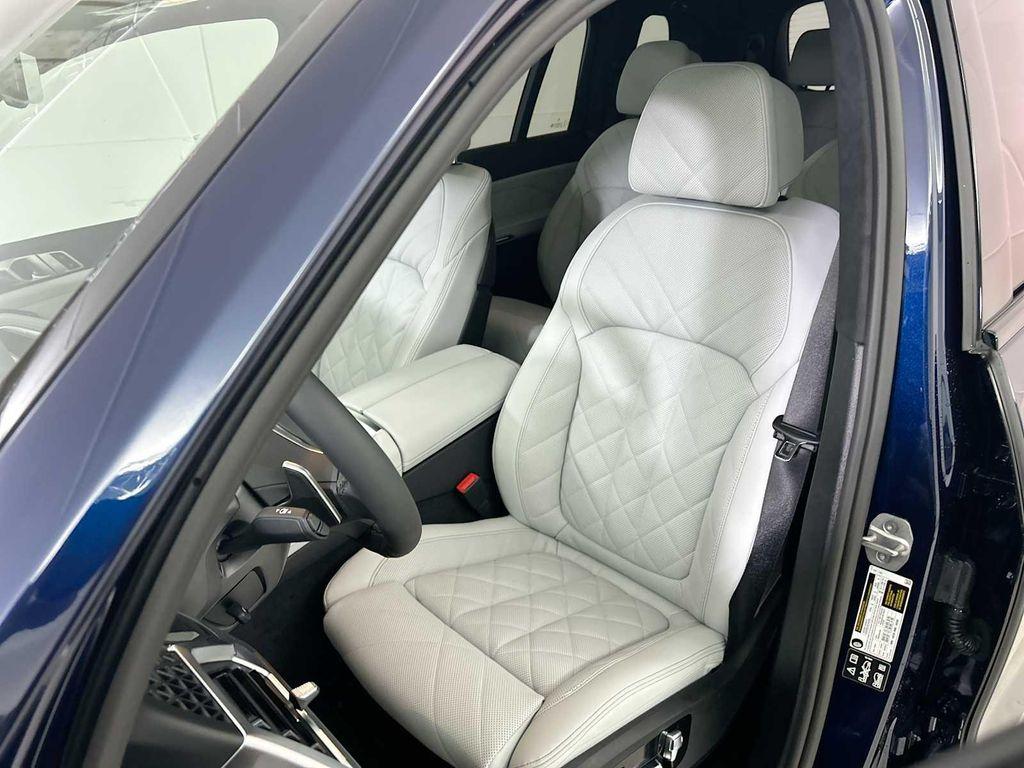 new 2026 BMW X7 car, priced at $100,675