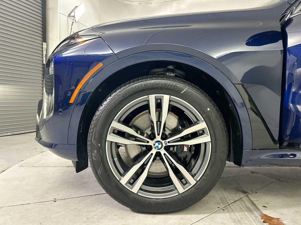 new 2026 BMW X7 car, priced at $100,675