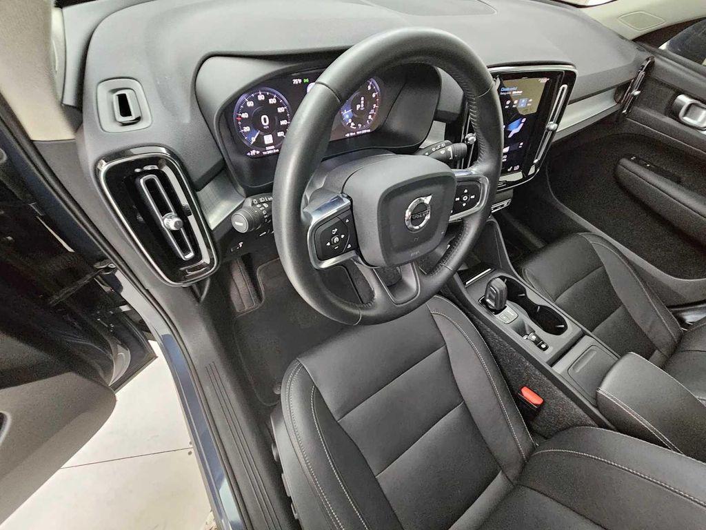 used 2021 Volvo XC40 car, priced at $25,900
