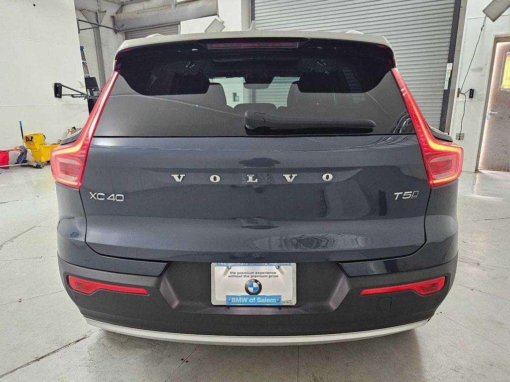 used 2021 Volvo XC40 car, priced at $25,900