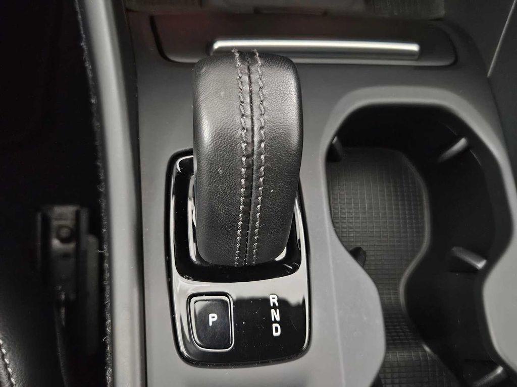 used 2021 Volvo XC40 car, priced at $25,900