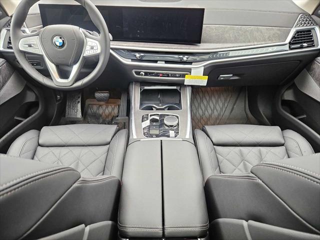 new 2025 BMW X7 car, priced at $89,350