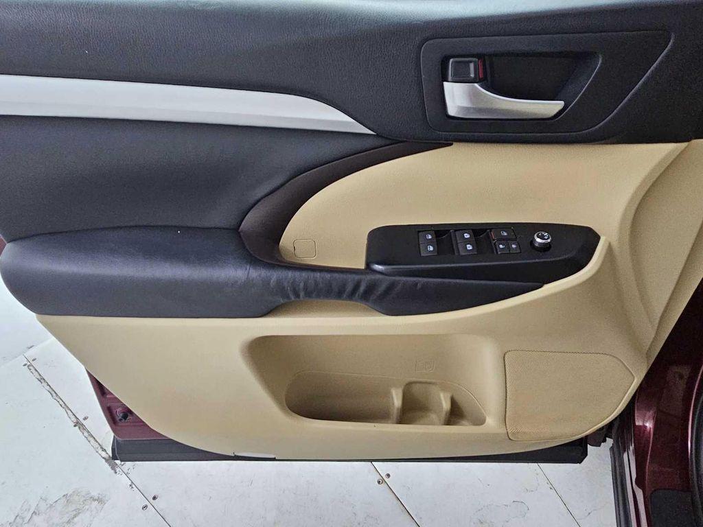 used 2015 Toyota Highlander car, priced at $20,999