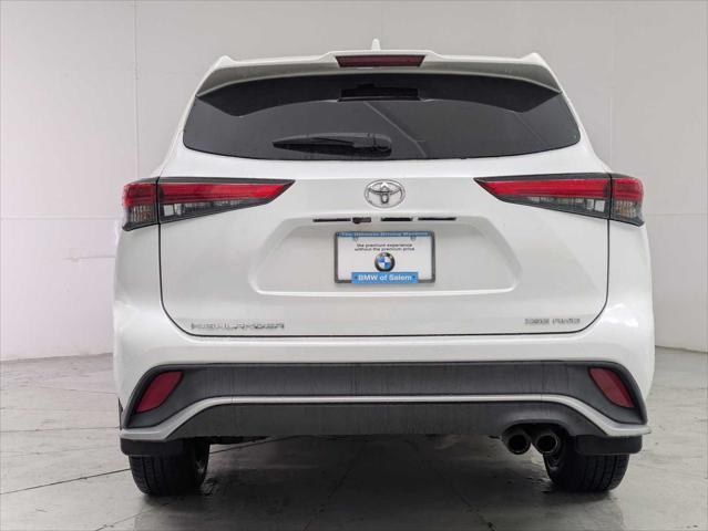 used 2021 Toyota Highlander car, priced at $34,133