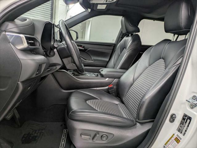 used 2021 Toyota Highlander car, priced at $34,133
