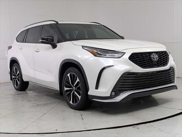 used 2021 Toyota Highlander car, priced at $34,133