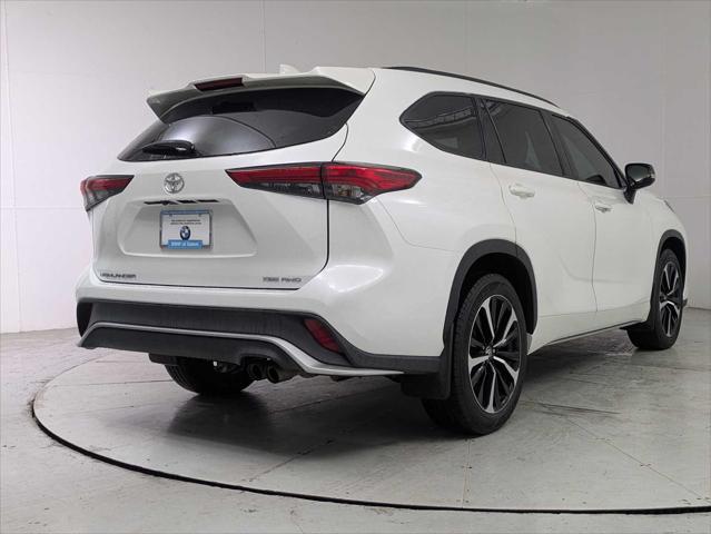 used 2021 Toyota Highlander car, priced at $34,133