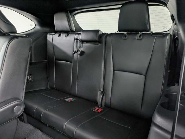 used 2021 Toyota Highlander car, priced at $34,133
