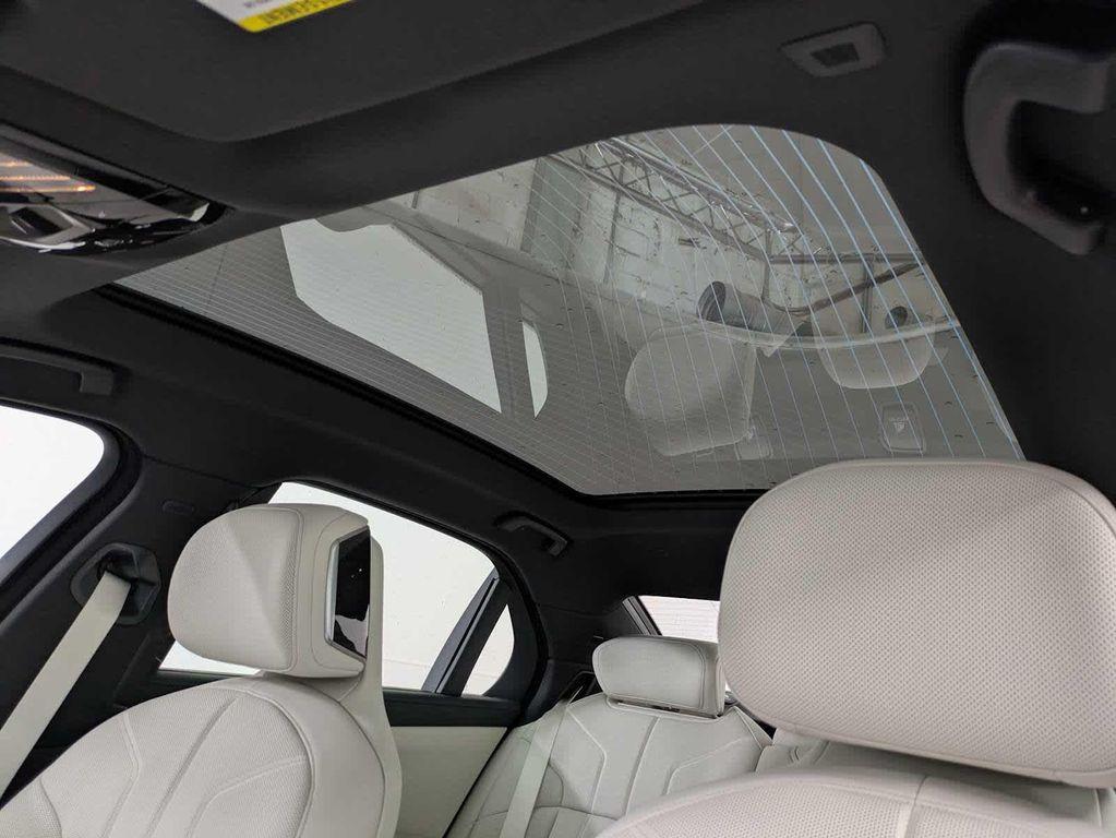 new 2025 BMW 760 car, priced at $135,770