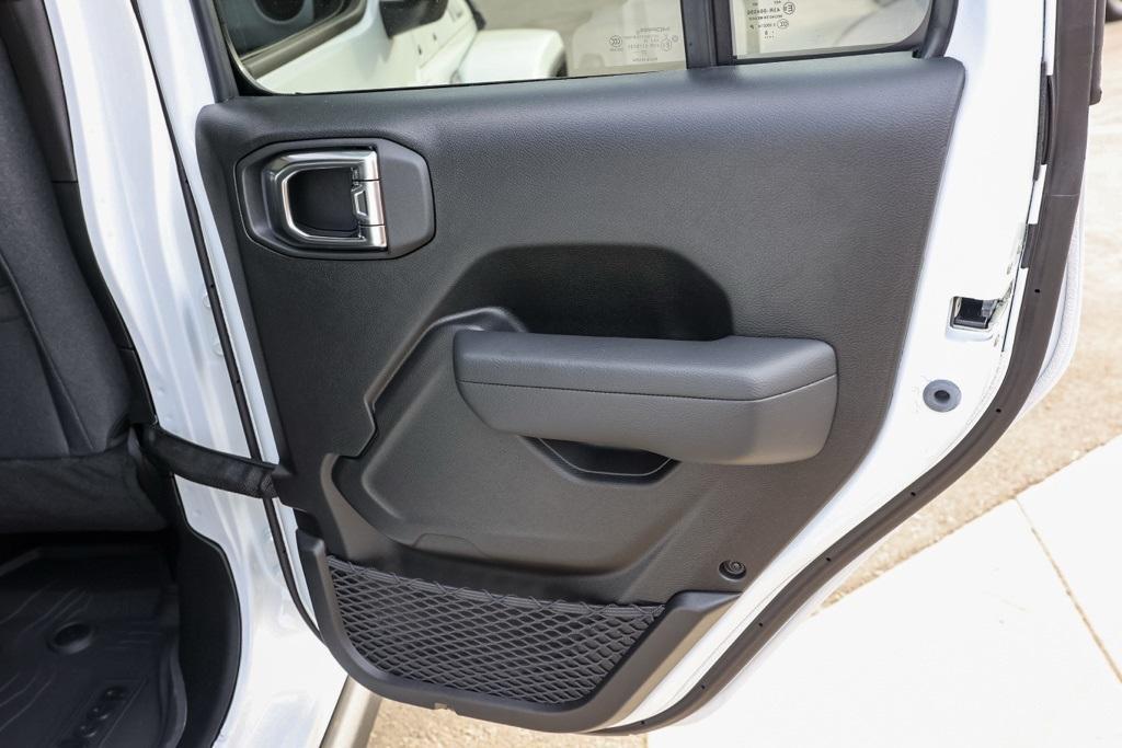 new 2025 Jeep Gladiator car, priced at $50,774