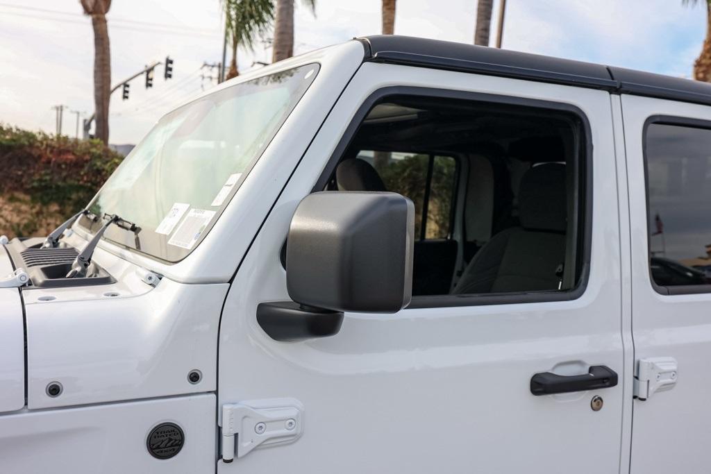 new 2025 Jeep Gladiator car, priced at $50,774