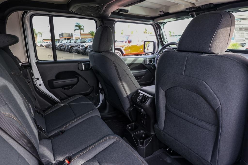 new 2025 Jeep Gladiator car, priced at $50,774