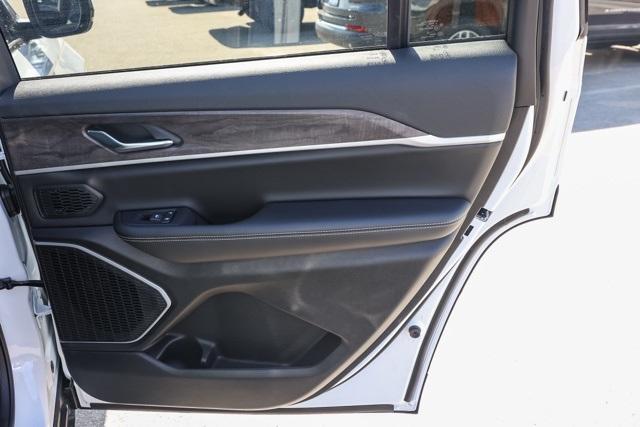 new 2025 Jeep Grand Cherokee L car, priced at $48,527