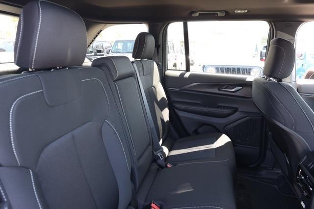 new 2025 Jeep Grand Cherokee car, priced at $36,140