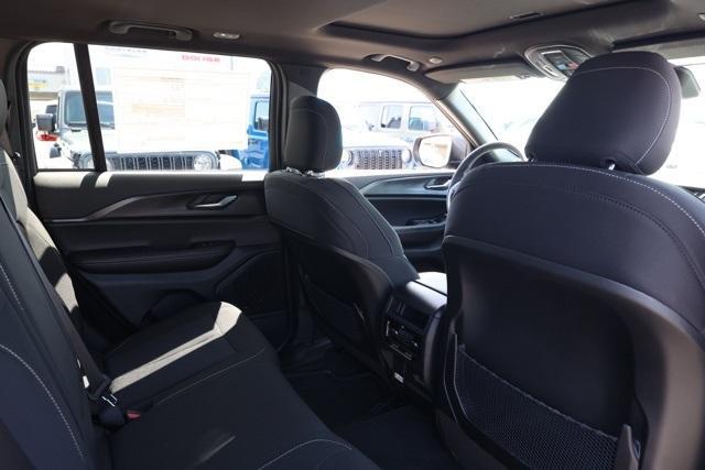 new 2025 Jeep Grand Cherokee car, priced at $36,140