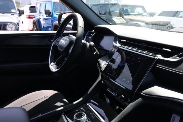 new 2025 Jeep Grand Cherokee car, priced at $36,140