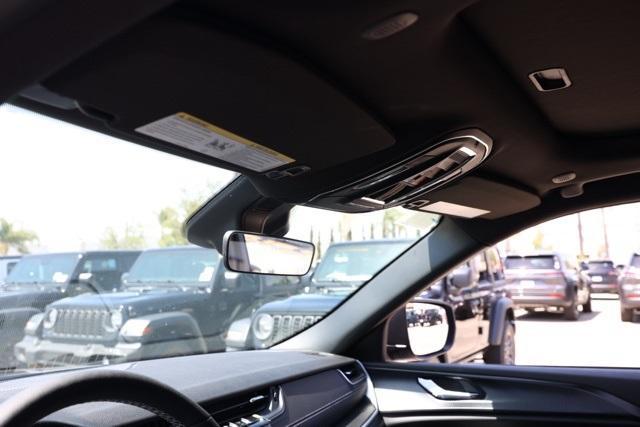 new 2025 Jeep Grand Cherokee car, priced at $36,140