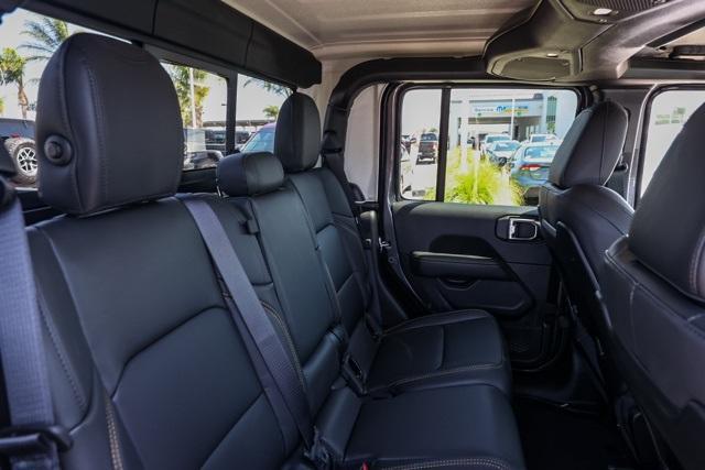 new 2025 Jeep Gladiator car, priced at $47,793