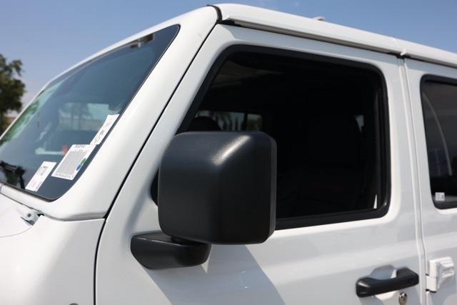 new 2025 Jeep Gladiator car, priced at $58,390