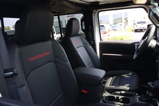 new 2025 Jeep Gladiator car, priced at $58,390